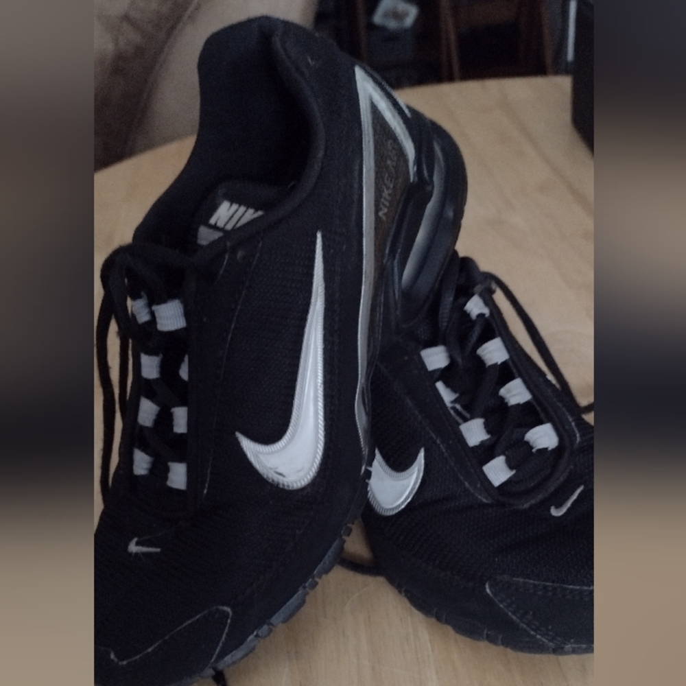 Men's Size 8.5 Nike Max Torch 4 Running Sneakers Black